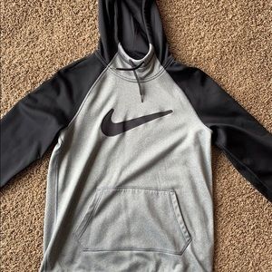 Nike Therma Fit Sweatshirt Size Medium